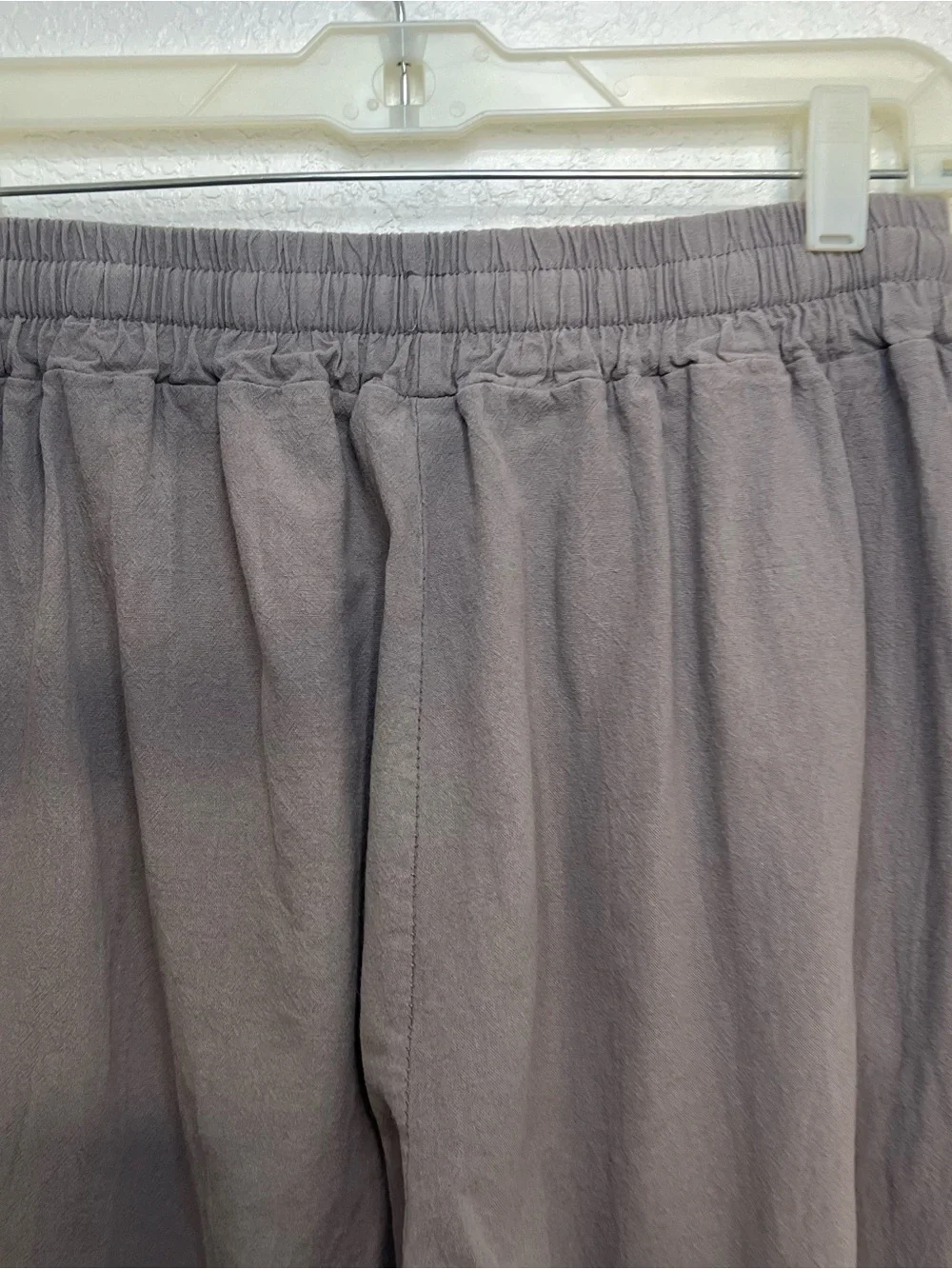 Men's Neutral Gray Elastic-Waist Joggers with Drawstring